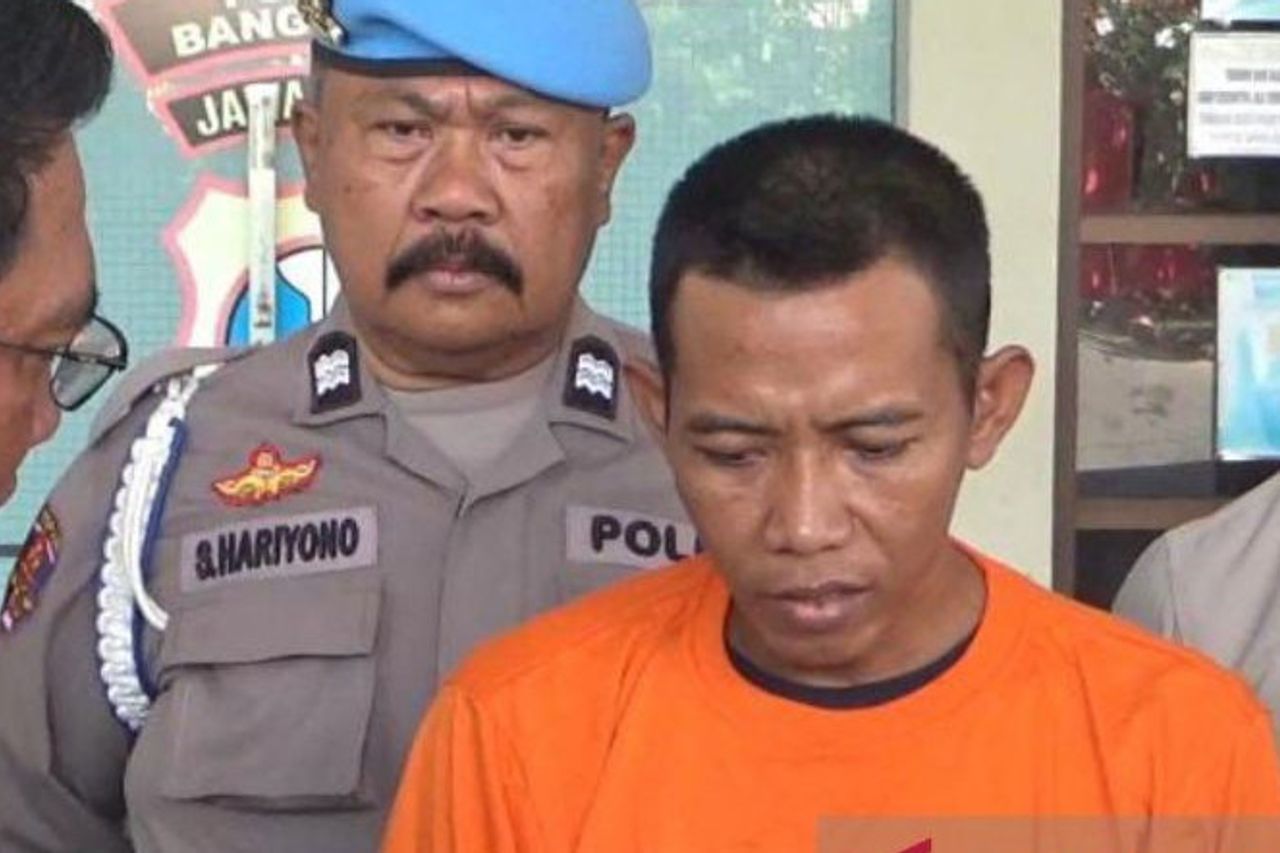 バンカラン警察がマレーシア産のメタンフェタミン1キログラムの宅配便を逮捕