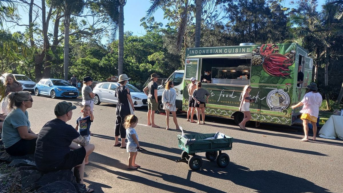Belum Dua Tahun, <i>Food Truck</i> yang Jajakan Nasi Goreng hingga Nasi Campur Ini Masuk Tiga Besar Terbaik di Australia