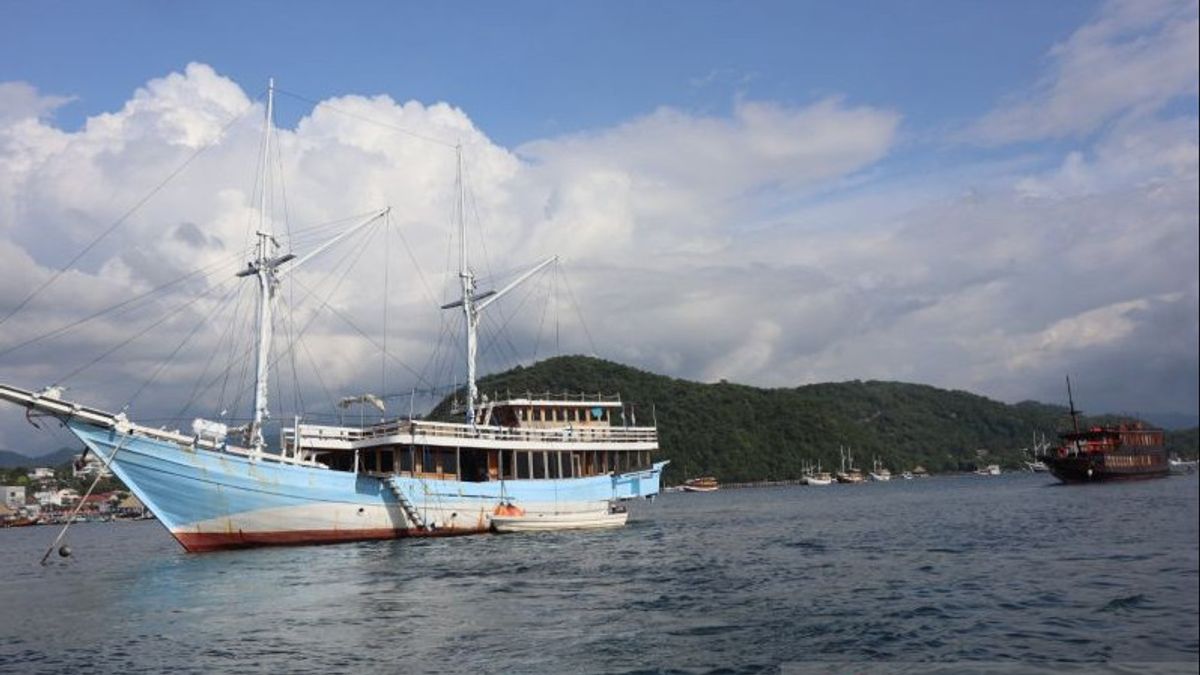 BMKG Minta Kapal Kecil di Labuan Bajo Waspada Gelombang 1,7 Meter