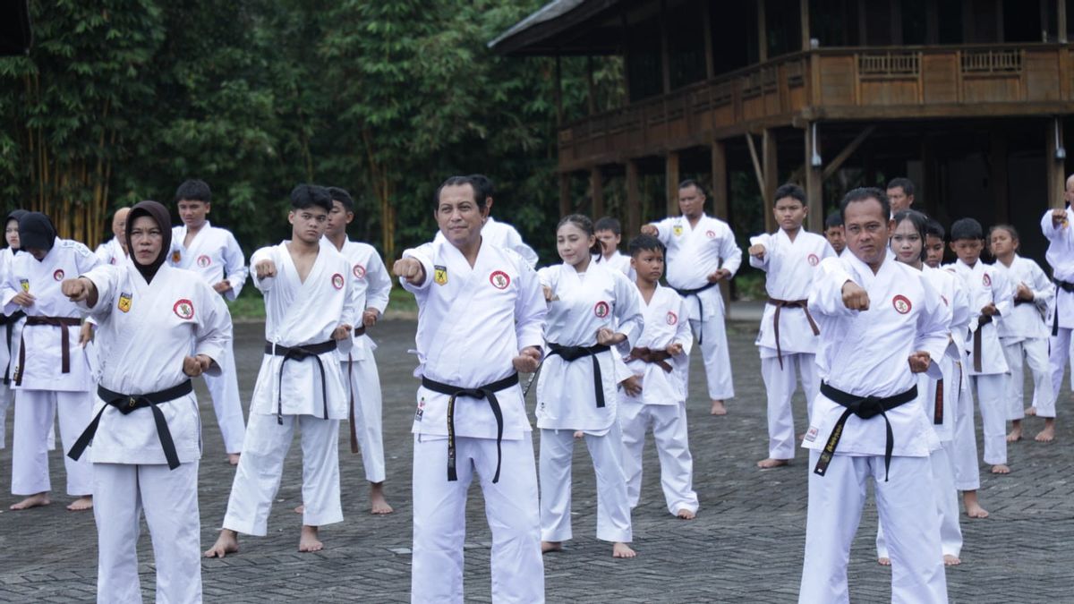 Di Tengah Polemik Logo, Paman Birin Tegaskan Disiplin dan Etika Lemkari