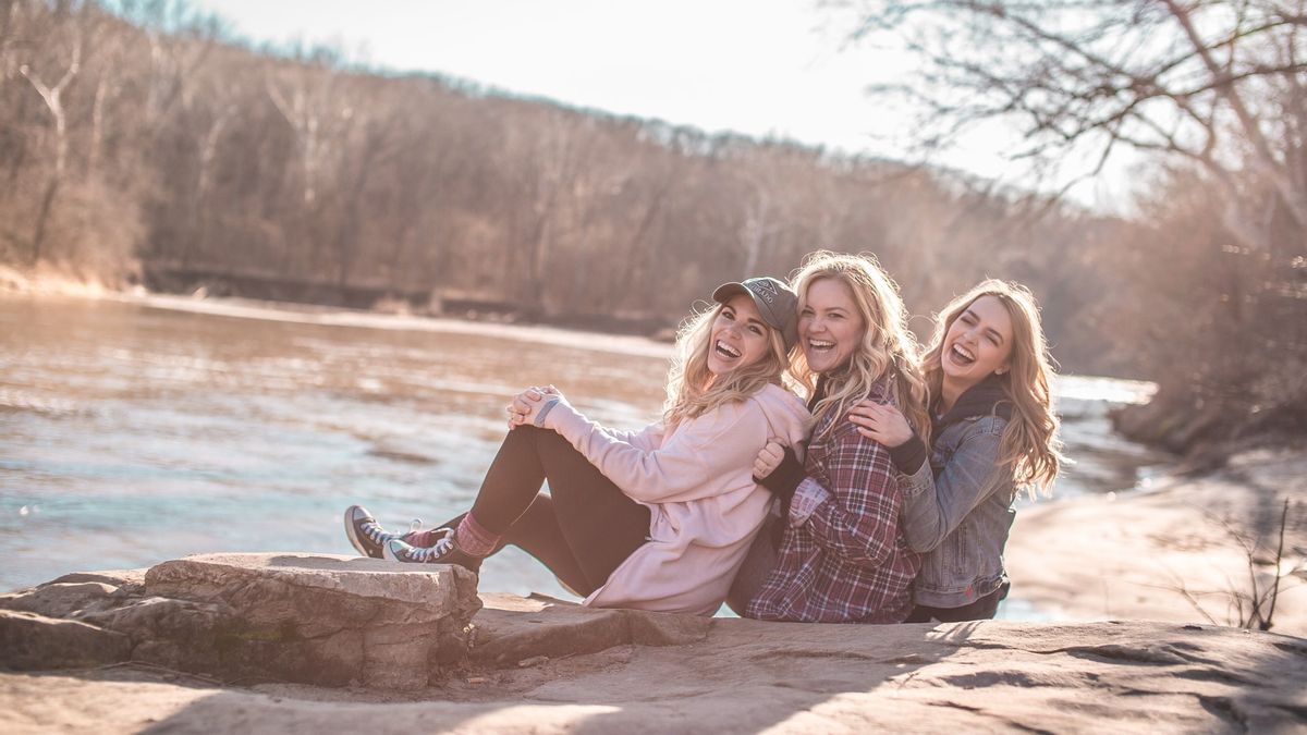 As You Get Older, These Are 6 Reasons It's Hard To Make New Friends