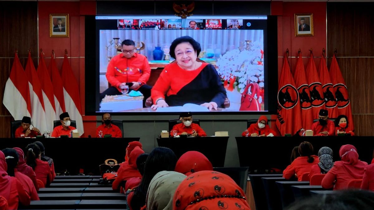 Give Tips For Female Cadre When Meeting People, Megawati: Speak With Heart