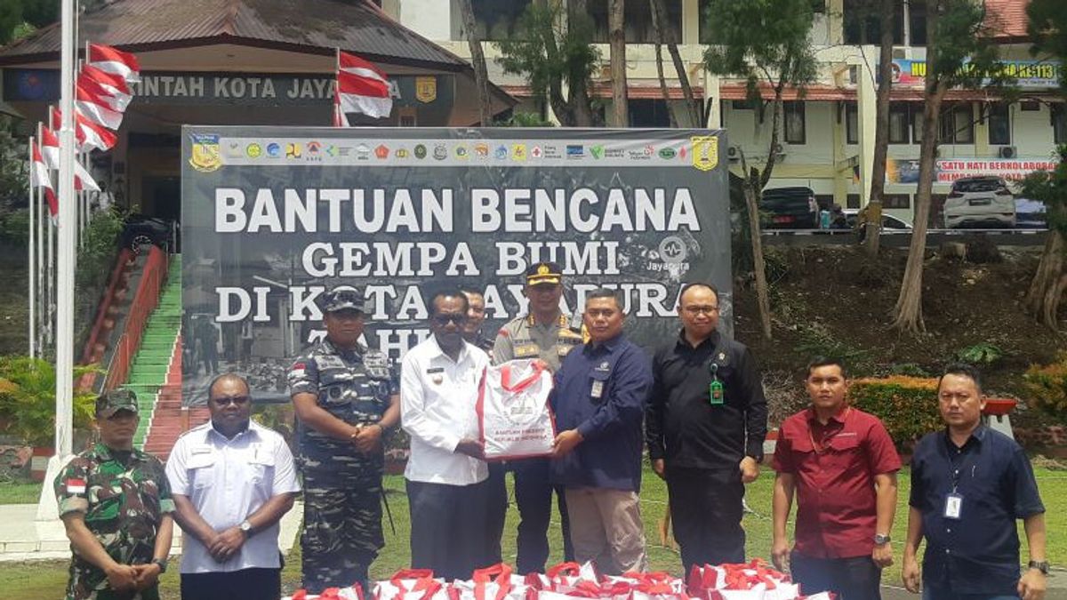 President Salurkan 2 Thousand Packages Of Basic Materials For Victims Of The Jayapura Earthquake