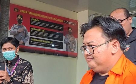 Pakai Baju Tahanan, Yudo Andreawan Bilang 'Kapok Dong' Saat Digelandang Personel Polda Metro Jaya