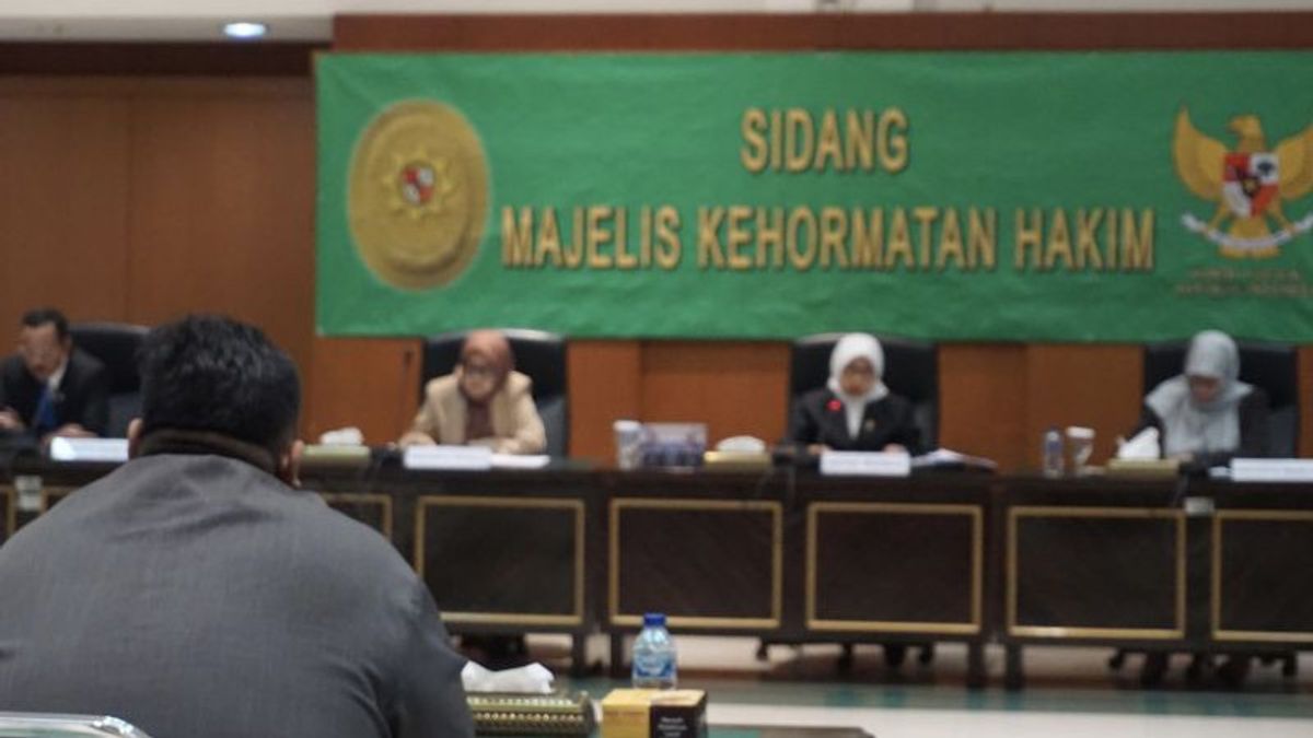 Balos pekerjaan de 70 jours, le juge judiciaire de PT Medan condamné au licenciement par KY et MA