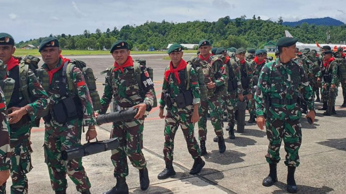72 Soldiers Raider Masariku Take Peace Mission to Tual Maluku