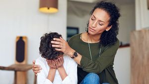 5 Cara Mendukung Anak Menghadapi Pengalaman Sulit, Orang Tua Wajib Paham 