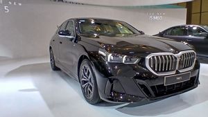 This Is An Interesting Hybrid Movement Sedan That Enlivens The GIIAS 2024 Event