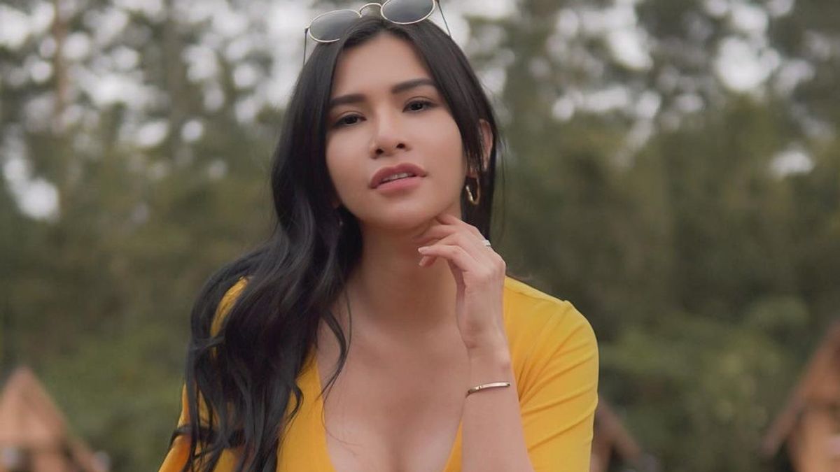 Maria Vania Wears Sexy Clothes While Cycling, Netizens: Very Tight Like A Health Protocol