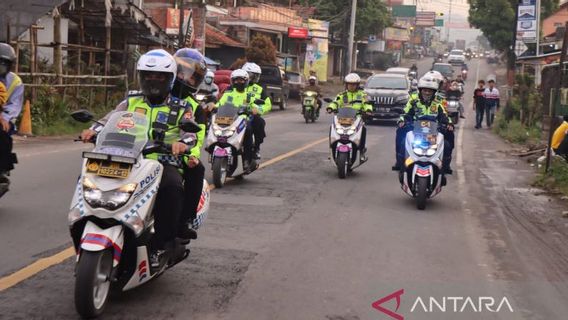 Polres Garut Gunakan Alternatif Kadungora - Cilawu untuk Hindari Penumpukan Kendaraan di Jalur Utama