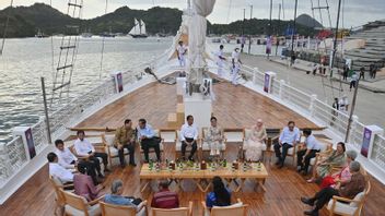 Above Pinition, Jokowi And ASEAN Leaders Enjoy Labuan Bajo Sunset