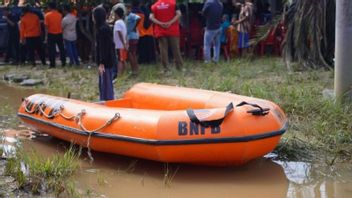 Riau Inondation, BPBD distribue 12 bateaux pneumatiques pour une évacuation et une aide fluides