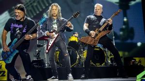 Demi Sensasi Konser Metallica, Dua Pria di Perth Panjat Menara Stadion dan Ditangkap Polisi