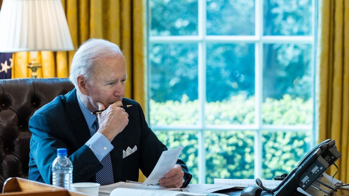 Biden Urges Iran To Free Nobel Laureate Activist Narges Mohammadi