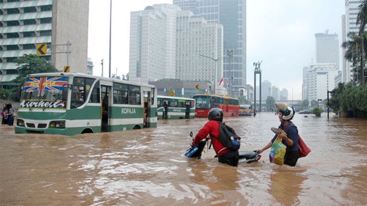 PNS Boleh Telat dan Tak Masuk Imbas Banjir Jakarta dalam Memori Hari Ini, 10 Februari 2015