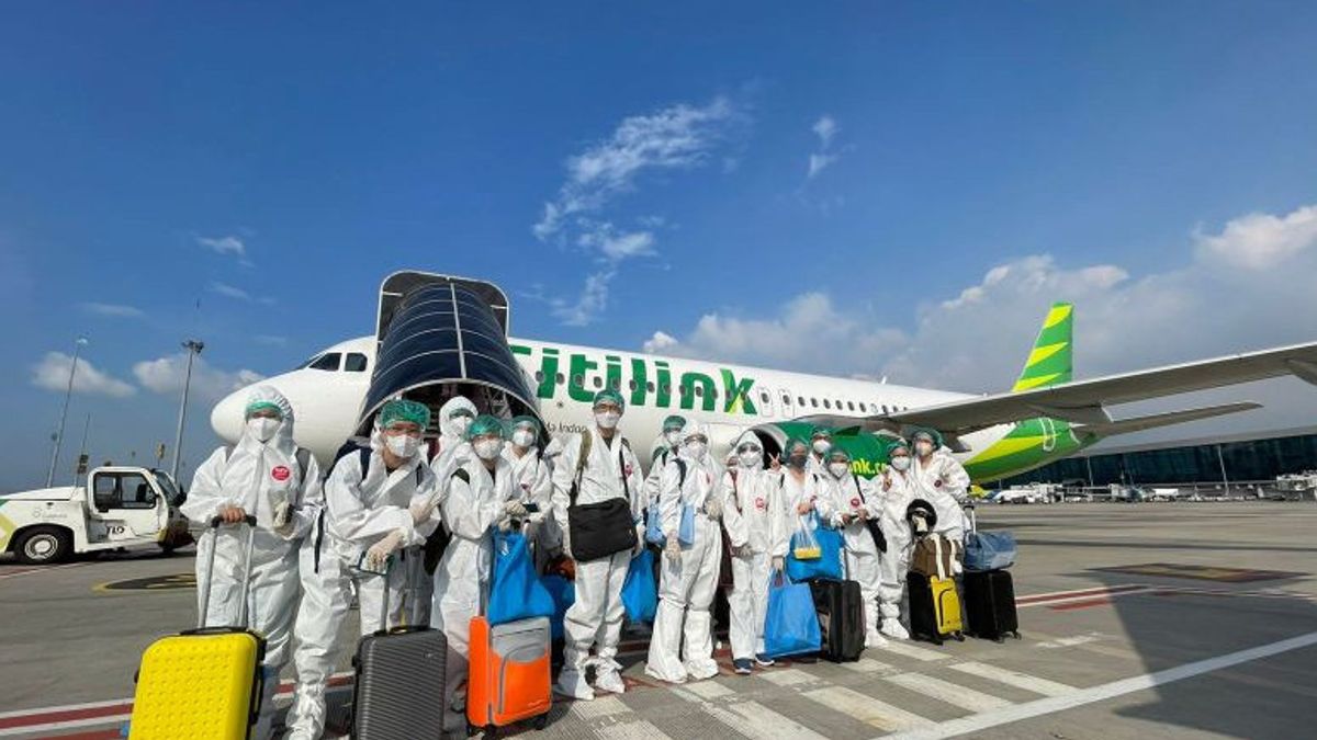 Finally, Indonesian Students Can Return To China Despite The Ferocity Of Hazmat Clothing During 6 Hours Of Aviation