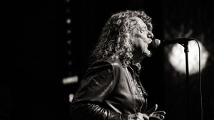  Ini Alasan Robert Plant Izinkan <i>School Of Rock</i> Gunakan Lagu Led Zeppelin, <i>Immigrant Song</i>