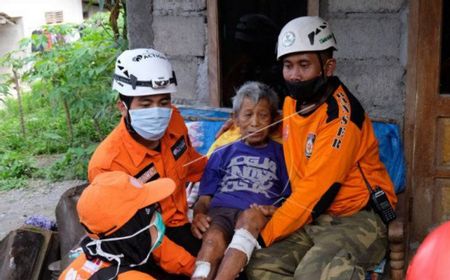 Warga Kelompok Rentan di Lereng Gunung Merapi Mulai Diungsikan