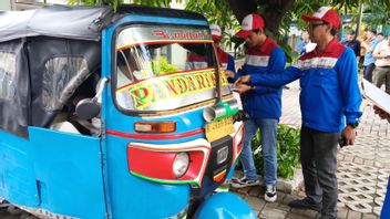 الحفاظ على التضامن ، تقاسم PGN الحزم الغذائية الأساسية لمجتمع سائقي Bajaj Gas