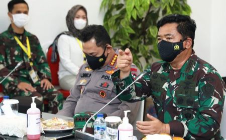 Panglima TNI Bareng Kapolri Datangi Wisma Atlet, Apresiasi Tenaga Kesehatan