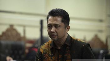 L’ancien chef de BPPD Sidoarjo condamné à 5 ans de prison et à une amende de 500 millions de roupies dans l’affaire de corruption du Fonds d’incitation