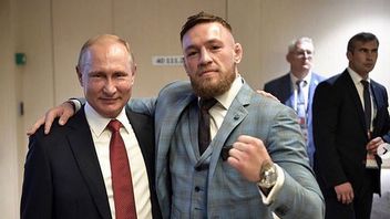 Conor McGregor Hadiahi Vladimir Putin Wiski, Tim Keamanan Presiden Ambil Minuman Itu karena Takut Beracun 