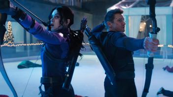 Kate Bishop Becomes Clint Barton's Successor In 'Hawkeye' Trailer