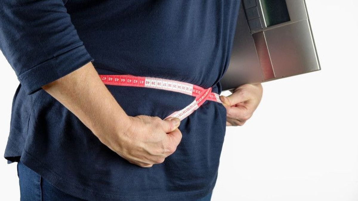 Apakah Berat Badan Anda Selalu Meningkat saat Lebaran? Ternyata bukan hanya makanan, Ini Penyebabnya