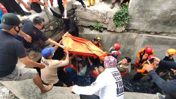 カルバートで溺れた幼児の遺体が発見された