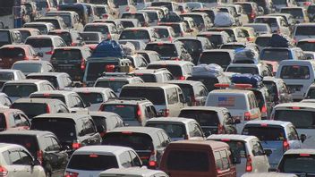 ما يقرب من 140،000 سيارة مغادرة Jabodetabek غدا، في اليوم الأخير قبل حظر العودة للوطن
