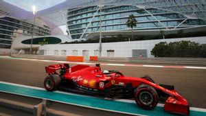 Vettel Pamit dari Ferrari dengan Lagu dan Trofi