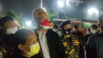 Sabam Sirait Est Mort, Ganjar Pranowo S’est Envolé De Semarang à Melayat