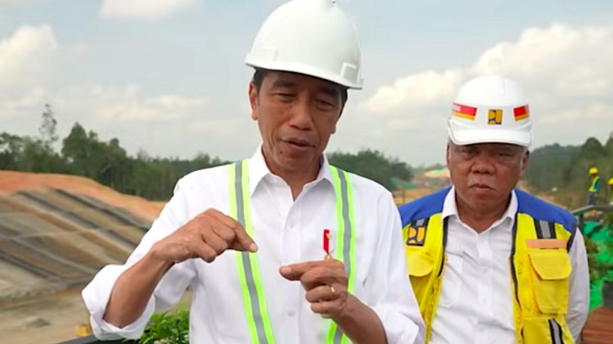 Presiden Jokowi Targetkan Jalan Tol IKN Siap Digunakan Juli 2024