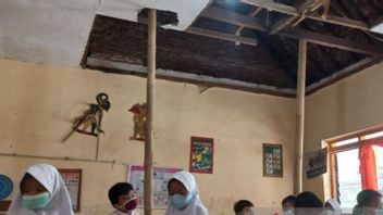 对于Kudus的中学生来说，好消息是，他们受损的学校将很快得到修复