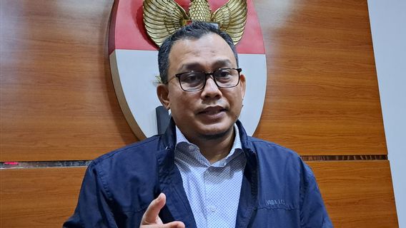 The Suspect In The Bribery Case, Lukas Enembe, Was Examined By The KPK Today