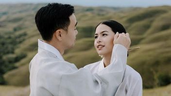 7 Beautiful Moments Of The Wedding Of Two Countries, Maudy Ayunda And Jesse Choi