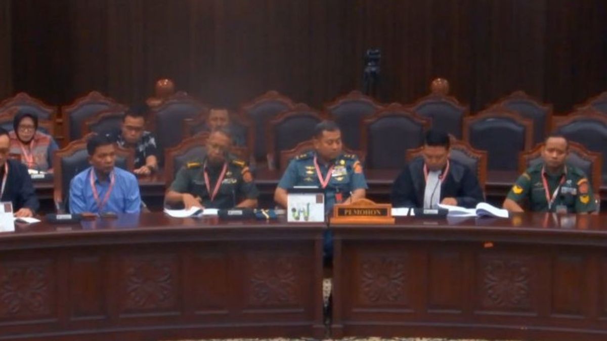 The Constitutional Court Holds A Trial For The Priority Of The TNI Retirement Age Material Test To 60 Years