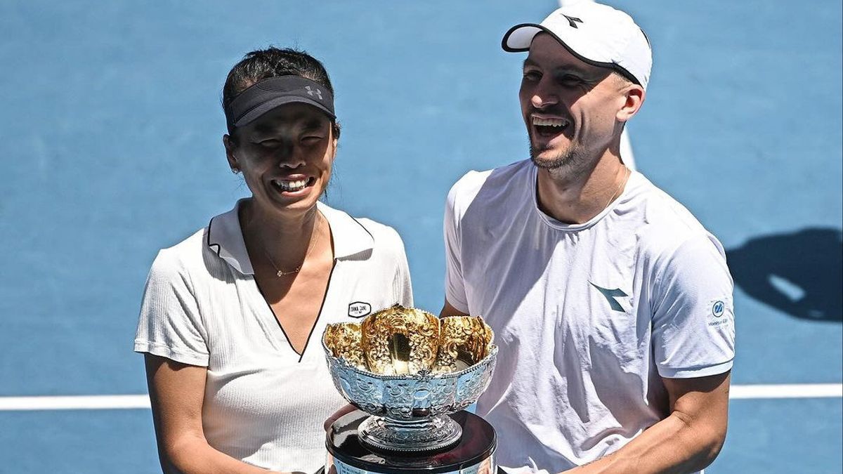 Hsieh Su-wei和Jan Zielinski在2024年澳大利亚公开赛混合双打比赛中获胜