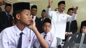  Mensos Ungkap Anggaran Sekolah Rakyat Rp1,1 Triliun, Terbesar Pengadaan Laptop dan Seragam