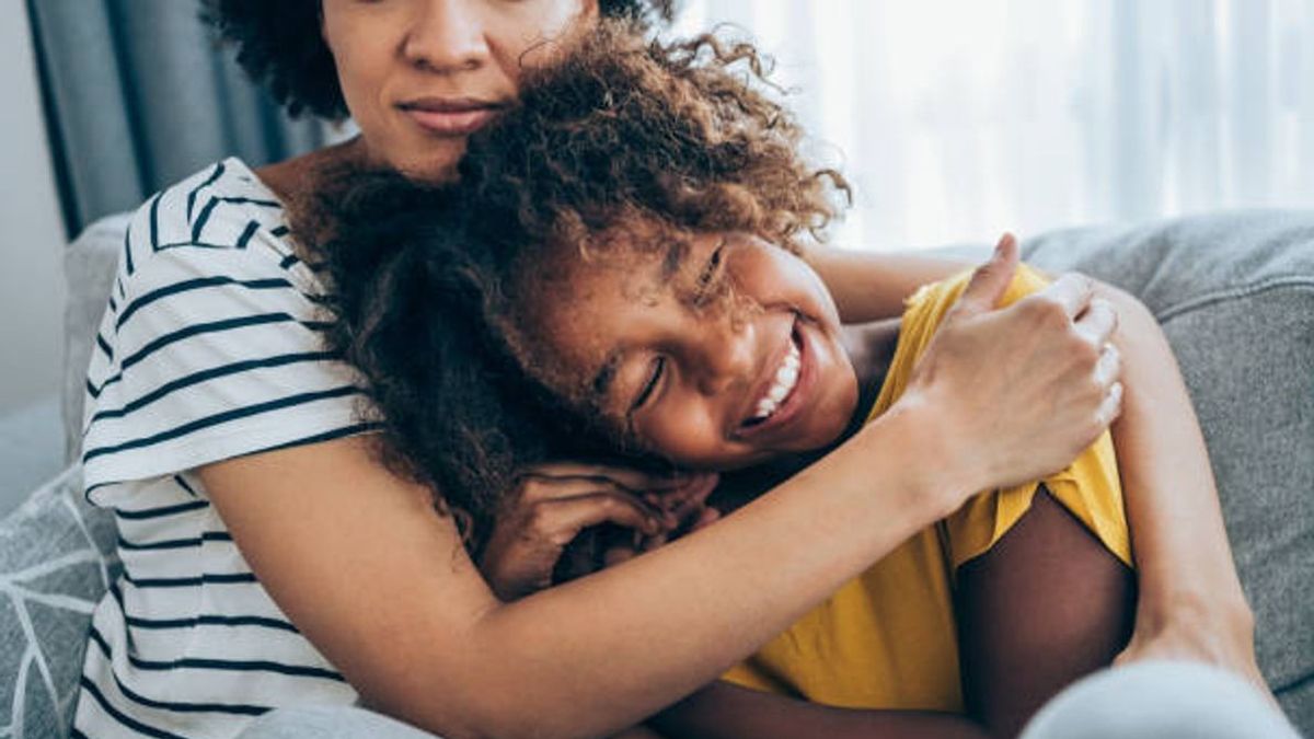 Mengenal Empty Nest Syndrome, Perasaan Sedih Orang Tua Ditinggal Anaknya Merantau atau Menikah