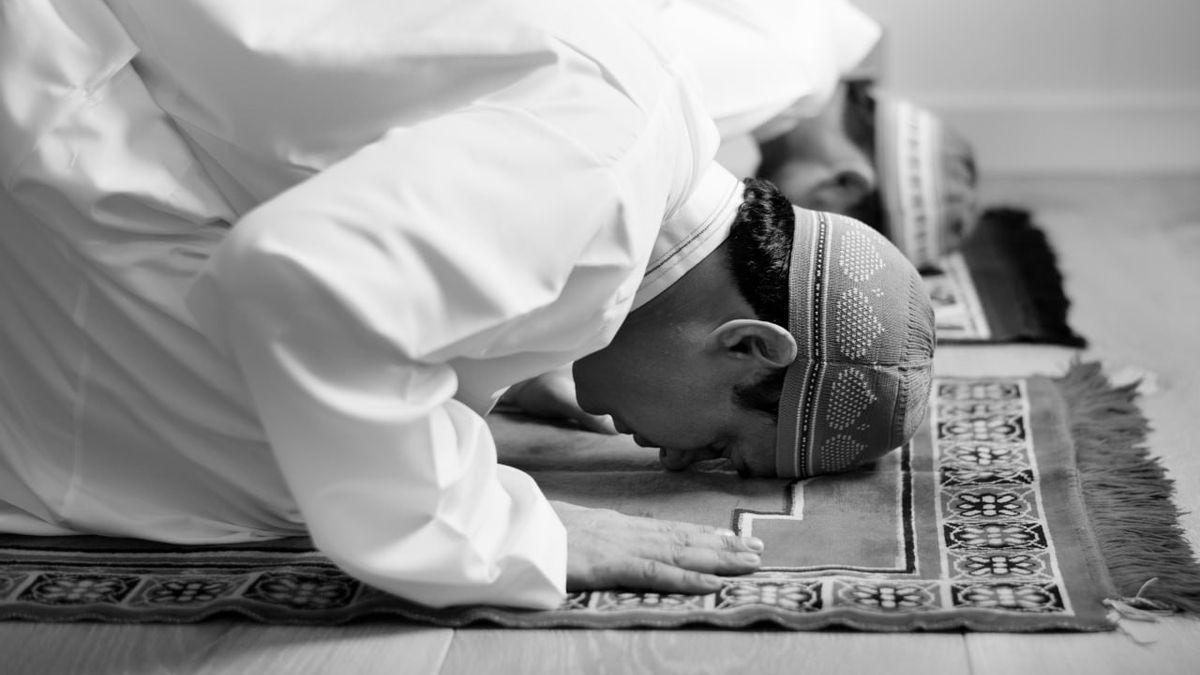 كيفية صلاة خسوف القمر: القانون والنيات وسرد تنفيذه