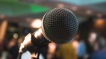 Bahasa Tubuh dalam Public Speaking dan Presentasi yang Harus Diperhatikan Agar Audiens Lebih Tertarik