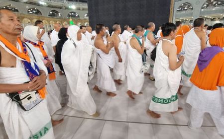 Padati Kakbah, Calon Haji Indonesia 2022 Umrah Wajib Perdana