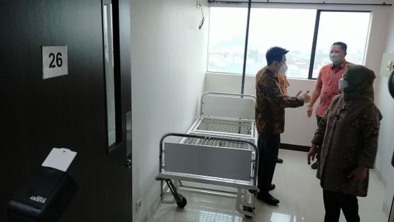 رفض من قبل التجار و DPRD، وايسنو Sakti التقييم التشغيلي لمستشفى COVID-19 في Cito مول سورابايا