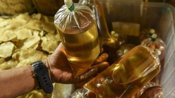 Bulk Cooking Oil Starting To Rare, Member Of Commission VI DPR: Pity The People Are Given False Hope