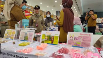 Jangan Tergiur Warna Cerah, BBPOM Temukan Makanan Berformalin di Swalayan