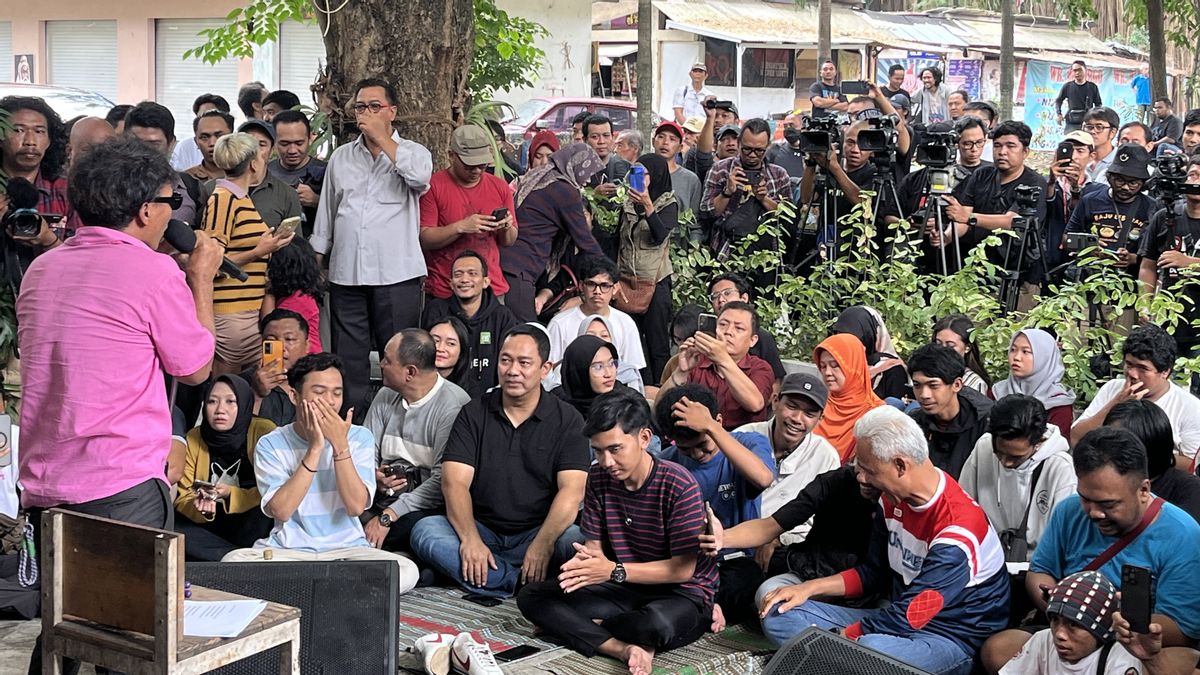 Habiskan Waktu di Masa Tenang, Ganjar Nonton dan Duet Bareng Slank di Semarang