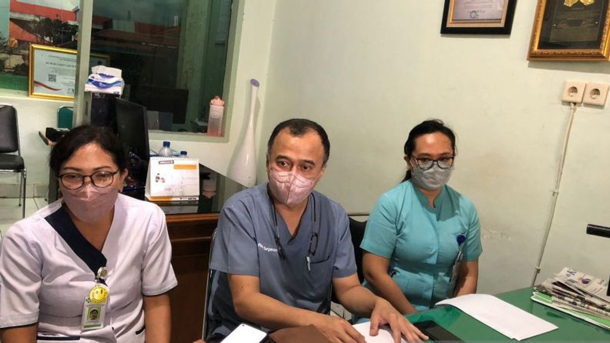 吉安雅大规模Ngaben炉爆炸的2名受害者在RSUP教授Ngoerah Bali进行手术
