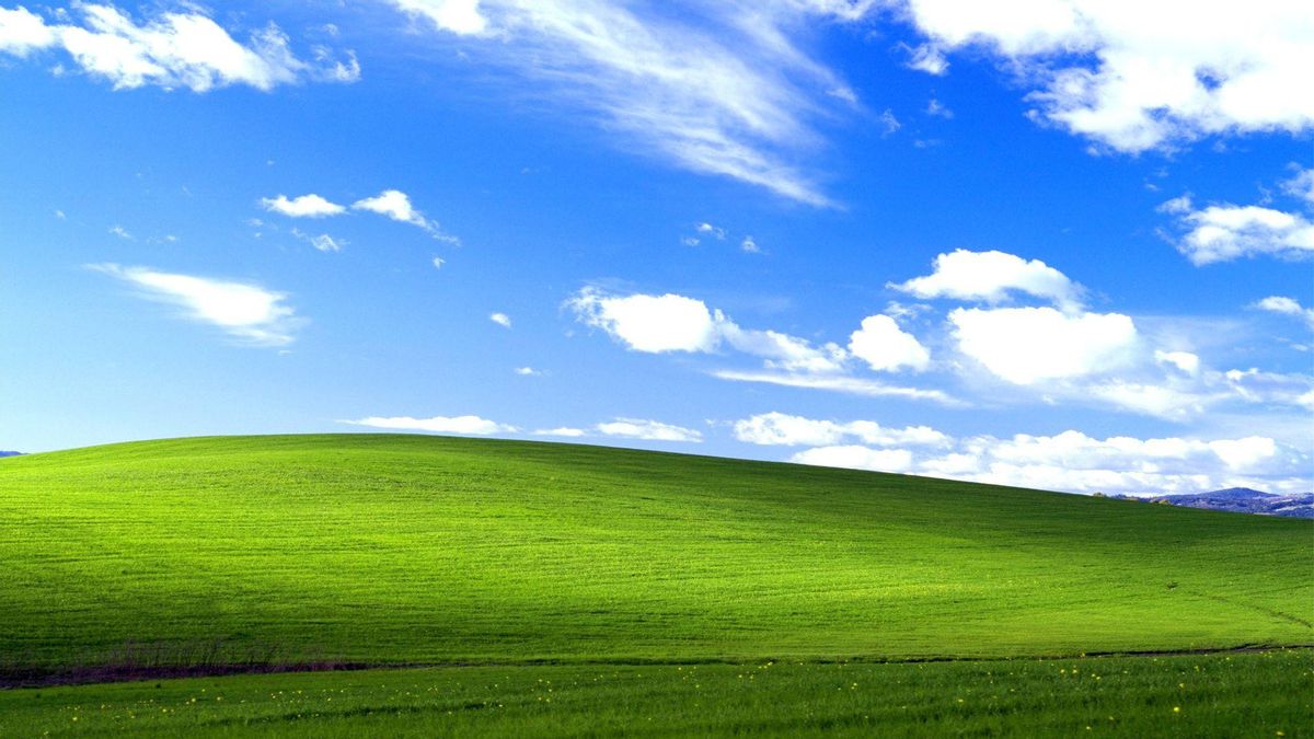 The First Time Microsoft Owned By Bill Gates Conglomerate Releases Windows XP In History Today, October 25, 2001