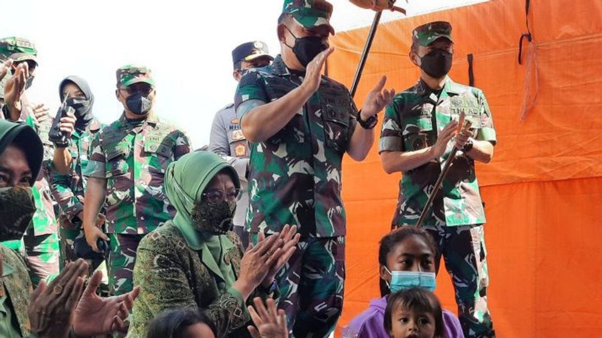Tengkok Pengungsi Erupsi Semeru, KSAD Jenderal Dudung Abdurachman Siap Bantu Relokasi Rumah Warga